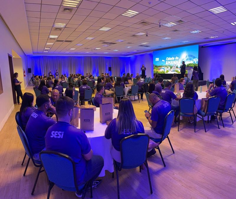 Joice Lopes Leithe em evento educacional